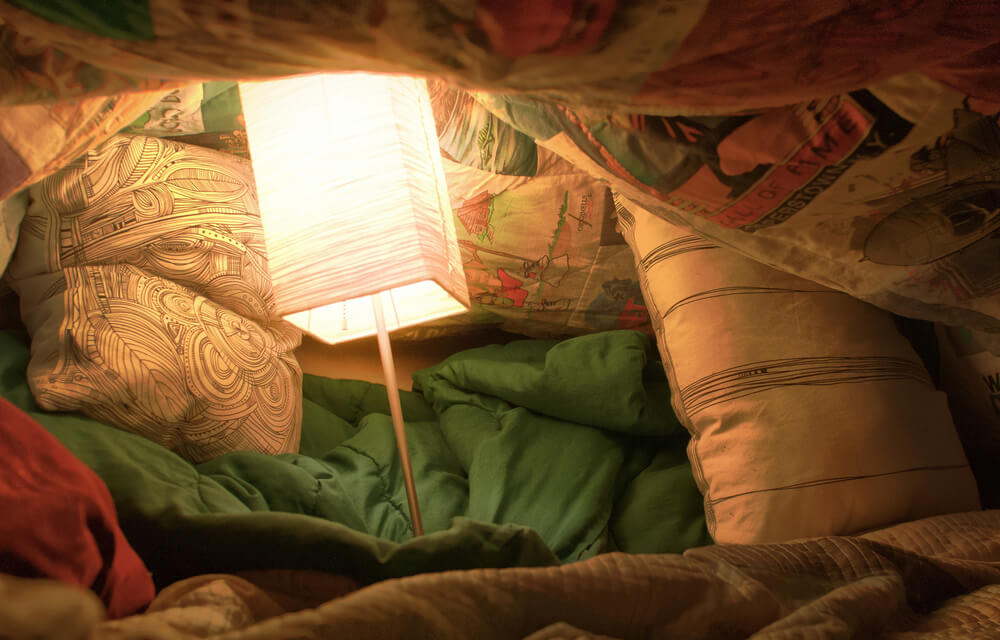 Blanket fort as an indoor date ideas