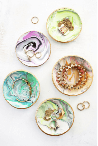 DIY_Christmas_Marbled_Ring_Dish